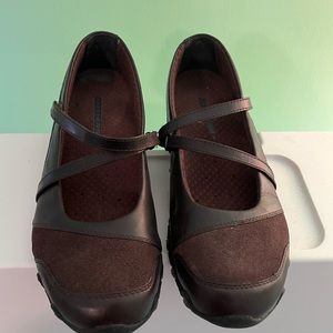 Skechers SIZE 7 Toffee Colored Shoes. Excellent condition. Worn once.